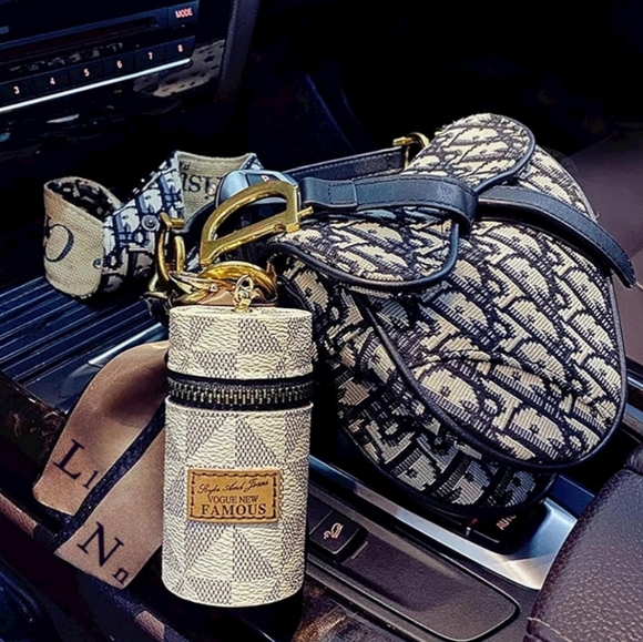 Luxury Leather Lipstick Organizer - 1.9"W x 1.9"L x 3.8"H - Picture 4 of 9